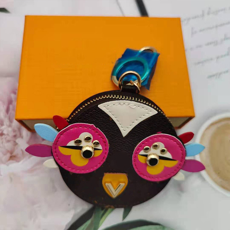 louisvuinton Designer Keychains Animal Style Classic New Year Decoration Car Key Chain Cowhide Gifts Design for Man Woman Option Top Quality