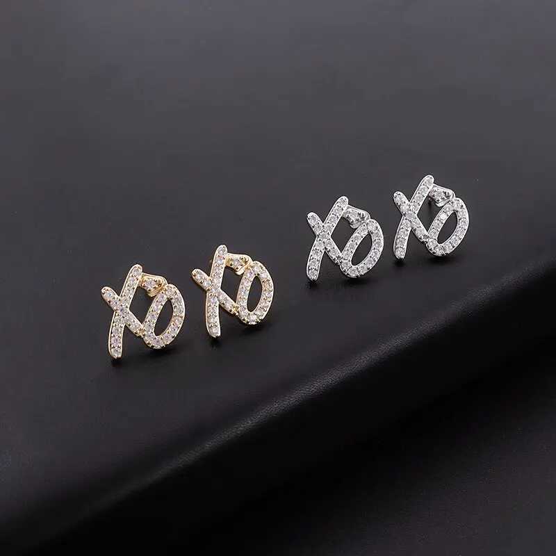 New Hip Hop Ice Out Xo Square Huggie Earrings Cubic Zirconia Hypoallergenic Earrings Jewelry Gifts for Men and Women J251208