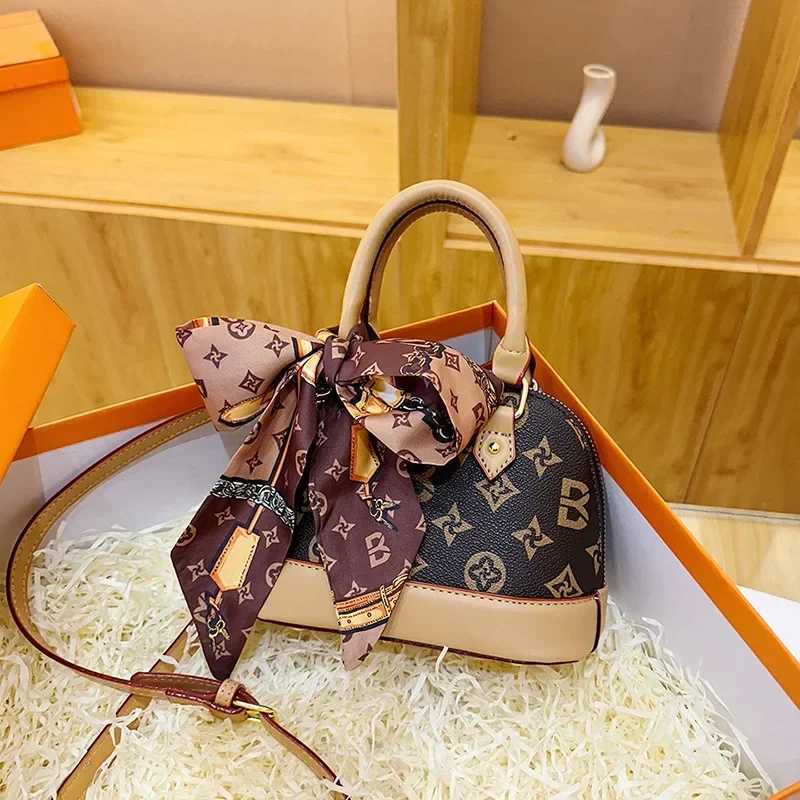 New Fi Luxury Persality Leisure rything Gorgeous Vintage Presbyte Handbag Printed Single Shoder Crossbody Shell Bag Y251208a