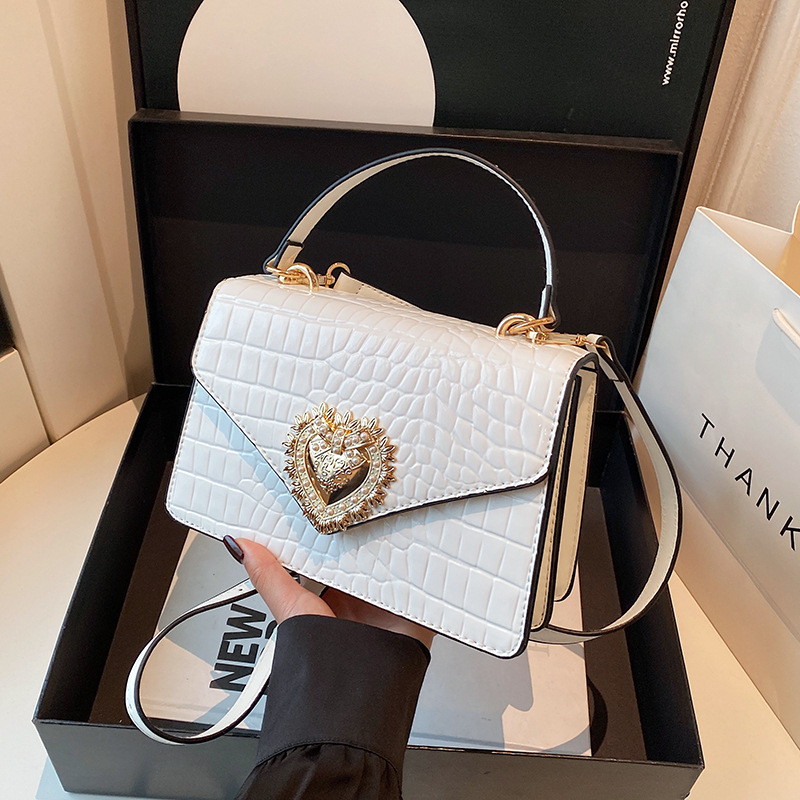 hot Free Shipping Designer Fashion Bags luxury Bag Love chain commuting flip shoulder crossbody bag