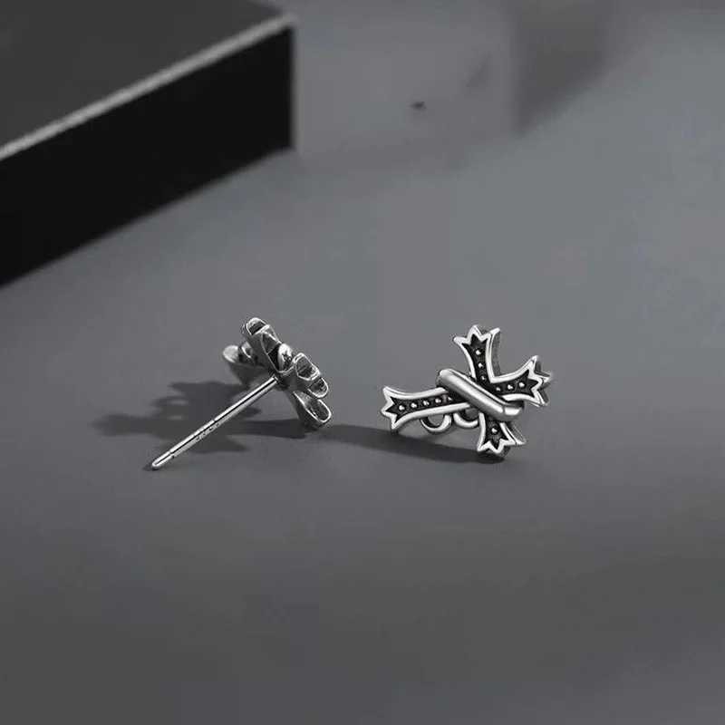 Retro Black Cross Earings for Men Women Punk Gothic Rock Hiphop Zinc Alloy Earings Designer Jewelry Unisex Accessories Love Gift J251208