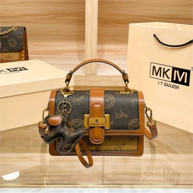 Brand Light Luxury Bag for Wen 2025 New Fiable Luxury Sense e Shoder Cross Shoder Versatile Handheld Leather Small Y251208