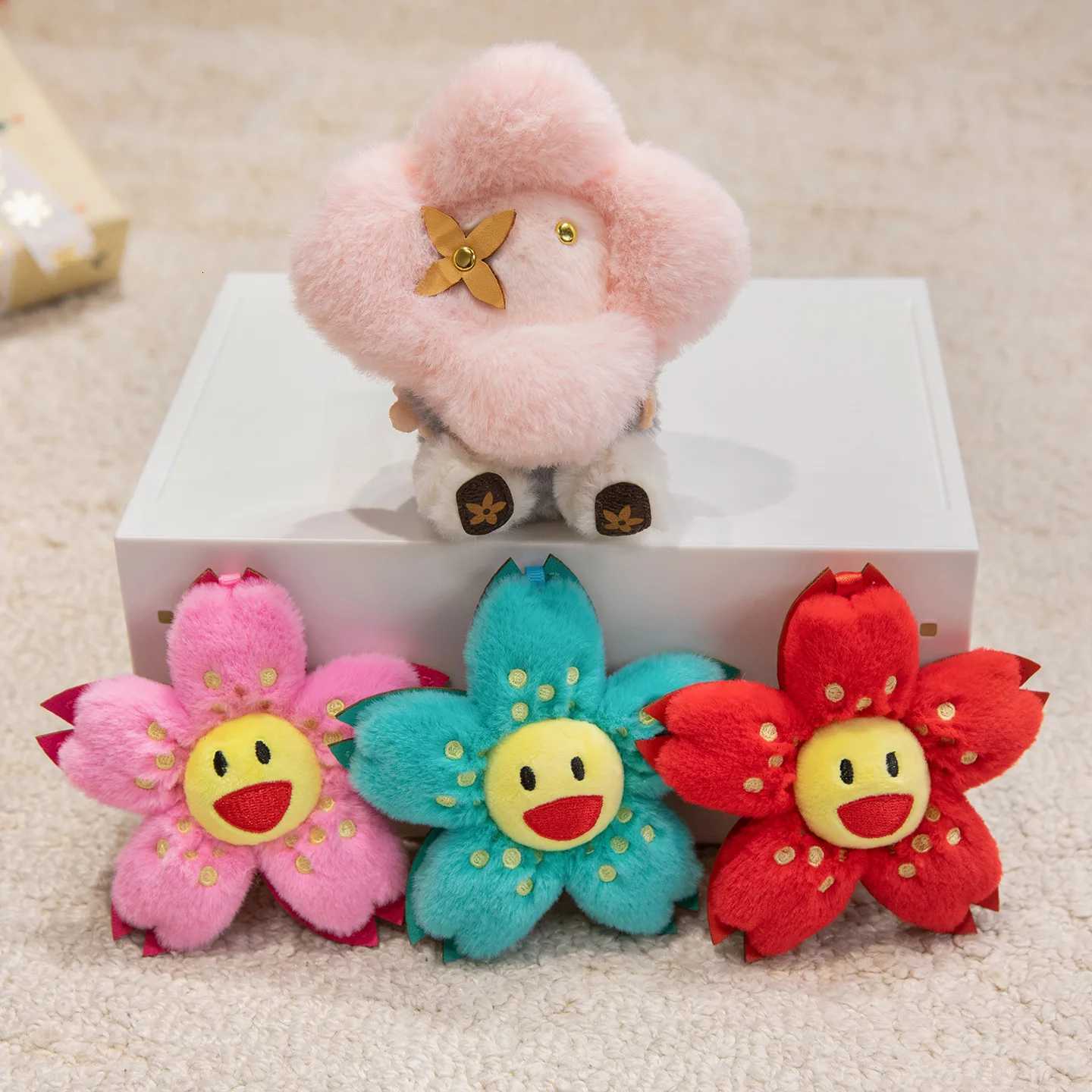 Cute Sunflower Plush Keychain Toy Stuffed Flower Soft Doll Small Pendant Keychain Fashionable Backpack Pendant Christmas GiftXJ251208