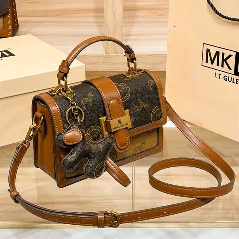 Brand Light Luxury Bag for Wen 2025 New Fiable Luxury Sense e Shoder Cross Shoder Versatile Handheld Leather Small Y251208