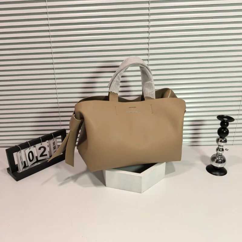 2025 new Swedish niche bow tote bag handbag shoulder bag crossbody bucket bag womens bag C251208