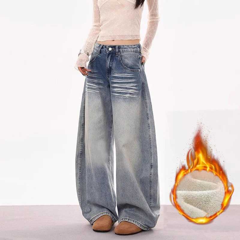 Winter Female Chic High Waist Thermal Jeans Women Retro Fashion Snow Warm Denim Pants Lady Baggy Casual Plush TrousersT251208