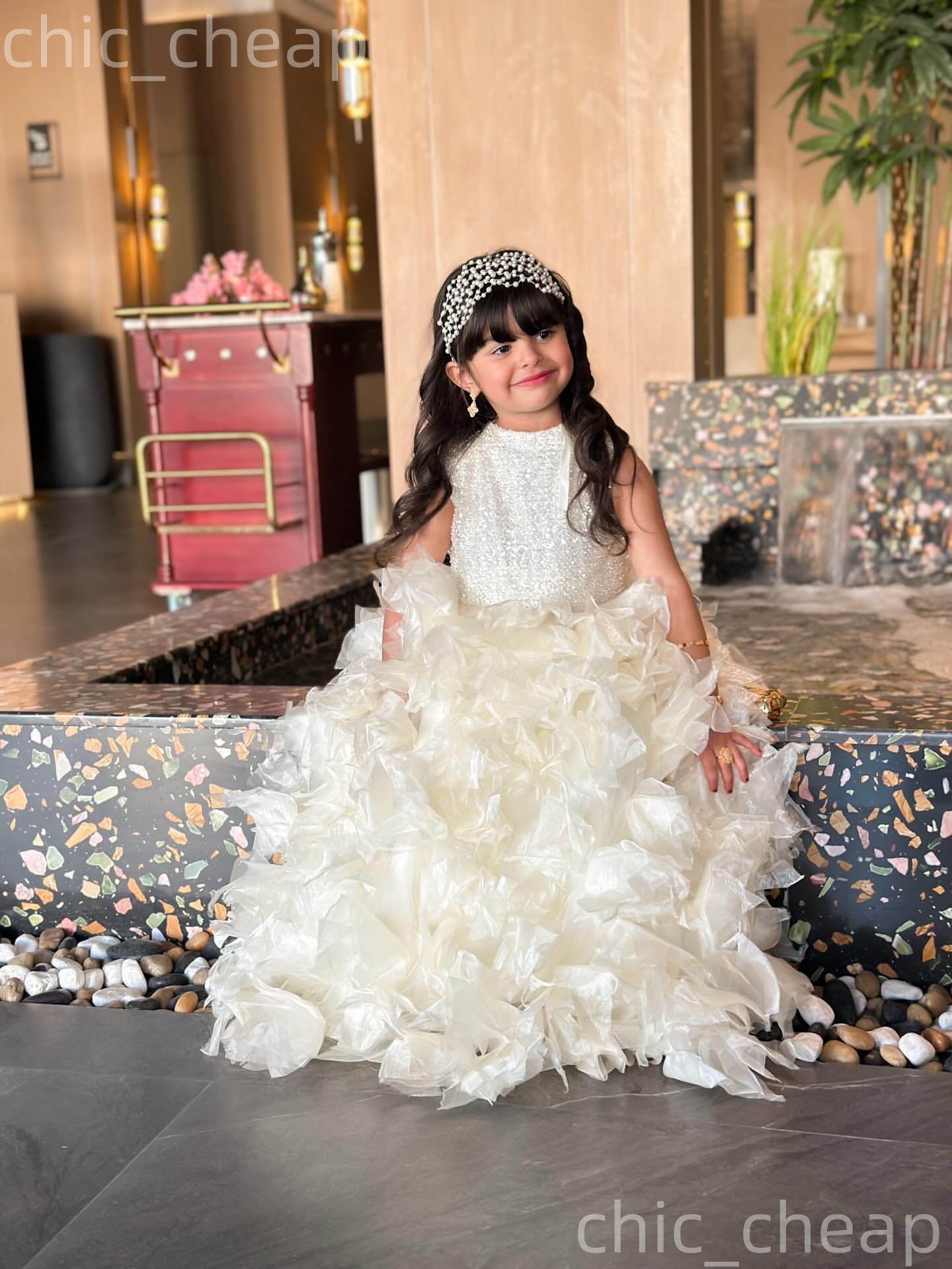 2026 Ivory Ball Gown Flower Girl Dresses Sequined Tiers Organza Little Girl Christmas Peageant Birthday Christening Tutu Dress Gowns ZJ422