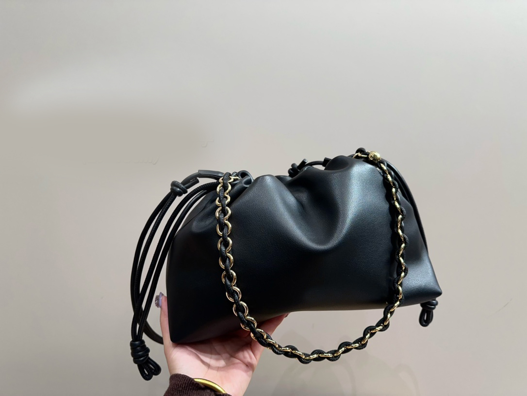 Women New Leather Chain Handbag Soft Armpit Crossbody Bag Fashionable Handbag Shoulder Bag