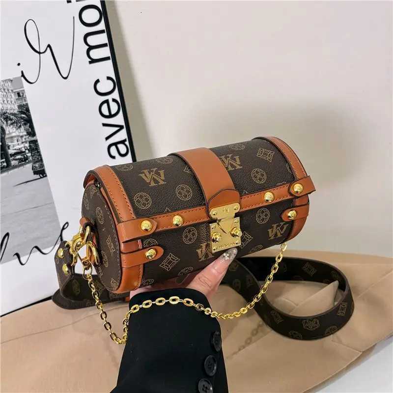 2025 New Wens Chain Strap Cylinder Bag Vintage Underarm Sling Chic Crossbody Purse for Daily Elegant Versatile Y251208