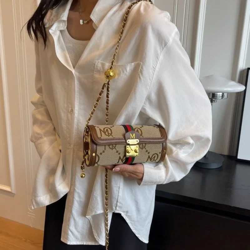 High-End Ladies Tote Bag Crafted Fr Fine Leather Featuring High-End Quality And Famous Cmuter Look Y251208