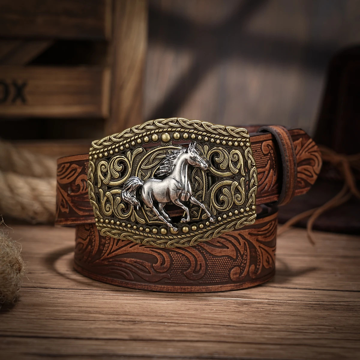 A casual individual and retro belt Western-style clothing accessory metal buckle PU belt suitable for both men and women 251204