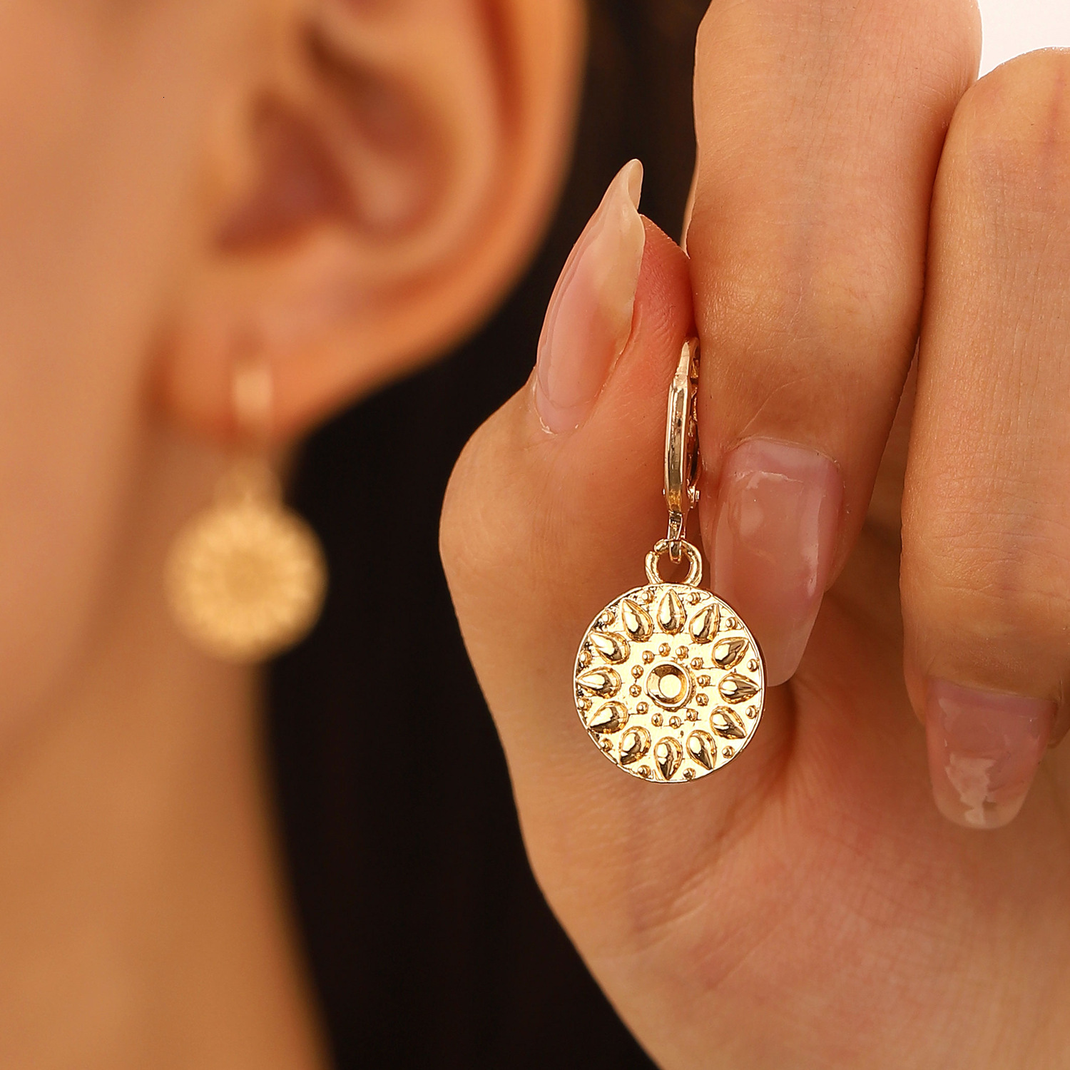 New Small Sun luxury Earrings For Women, Ins Style, Three-Dimensional Carved free shipping Round Clips, Ethnic Style designer Ear Jewelry