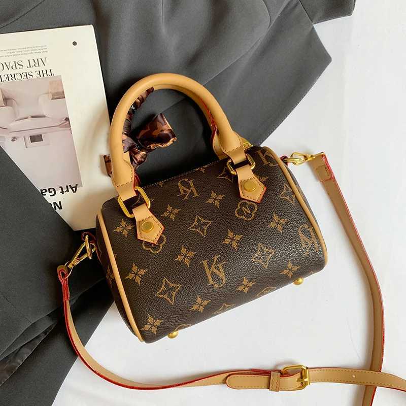 2025 New Autumn Collecti Bucket Bag Bost Bag Printed Handbag Shoder Bag Crossbody Bag for Girls Y251208a