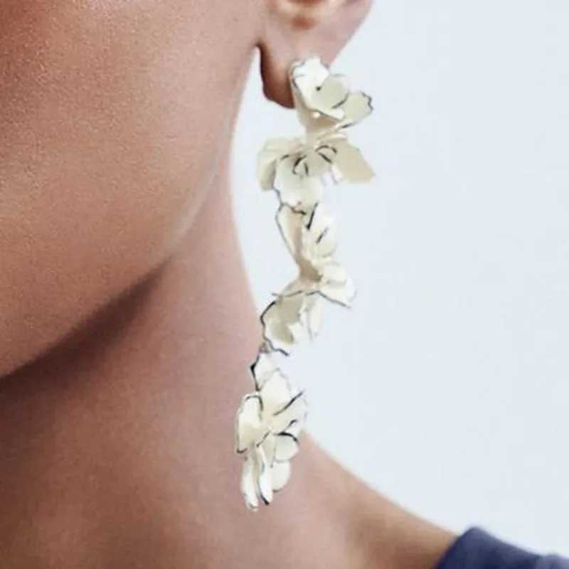 E13852 Crossborder ZA New Floral Earrings Womens Bohemian Multilayer Alloy Spray Paint Flower Earrings J251208