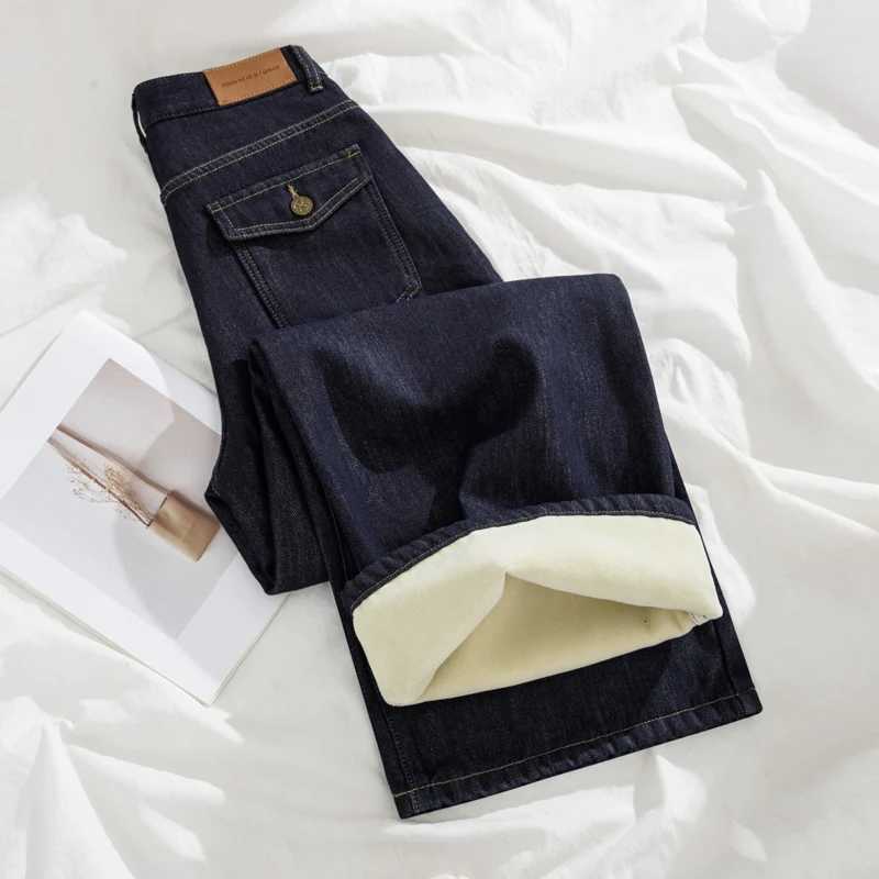 Wide Legs Fleece Jeans Women Winter Loose Velvet Casual Pants Comfortable Warm Straight Fashion Pocket Plush Denim TrousersT251208