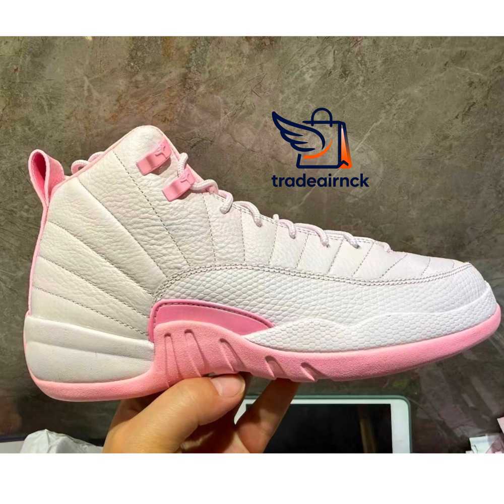 Men Basketball Shoes Black Metallic Muslin Sail Grape Fire Red Pink Black Racer Blue Men Women Sports Sneakers