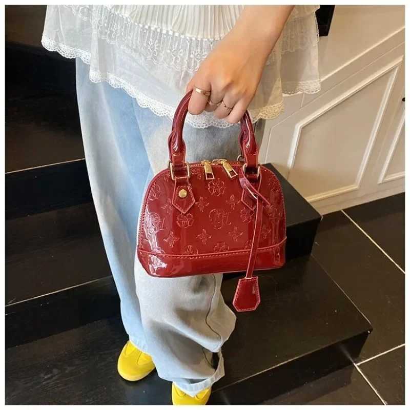 Patent Leather Handbag for Wen 2025 New Style Niche High-end Feel Shell Bag Versatile Single-shoder Crossbody Small Bag Y251208
