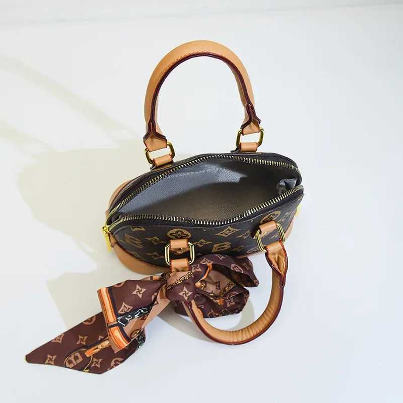 New Fi Luxury Persality Leisure rything Gorgeous Vintage Presbyte Handbag Printed Single Shoder Crossbody Shell Bag Y251208a