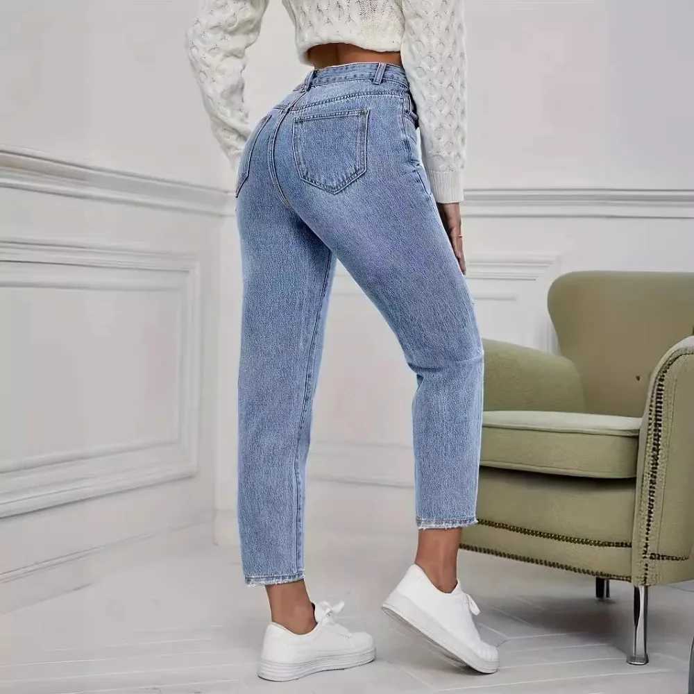 Casual Washed Ripped Jeans for Women Spring and Summer New Fashion Straight Nine Minutes of Pants WomenT251208