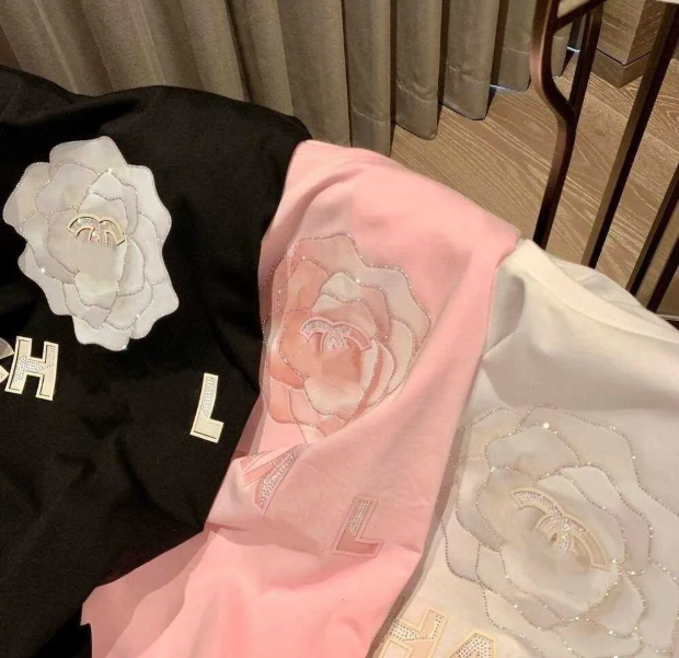 Summer Short-Sleeved Top Designer T-Shirt Women Camellia Hot Dia Letter Graphic Tee Fashion Loose Pullover T-Shirts