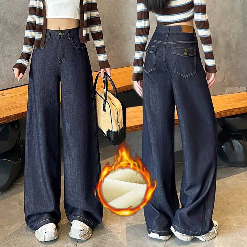 Wide Legs Fleece Jeans Women Winter Loose Velvet Casual Pants Comfortable Warm Straight Fashion Pocket Plush Denim TrousersT251208