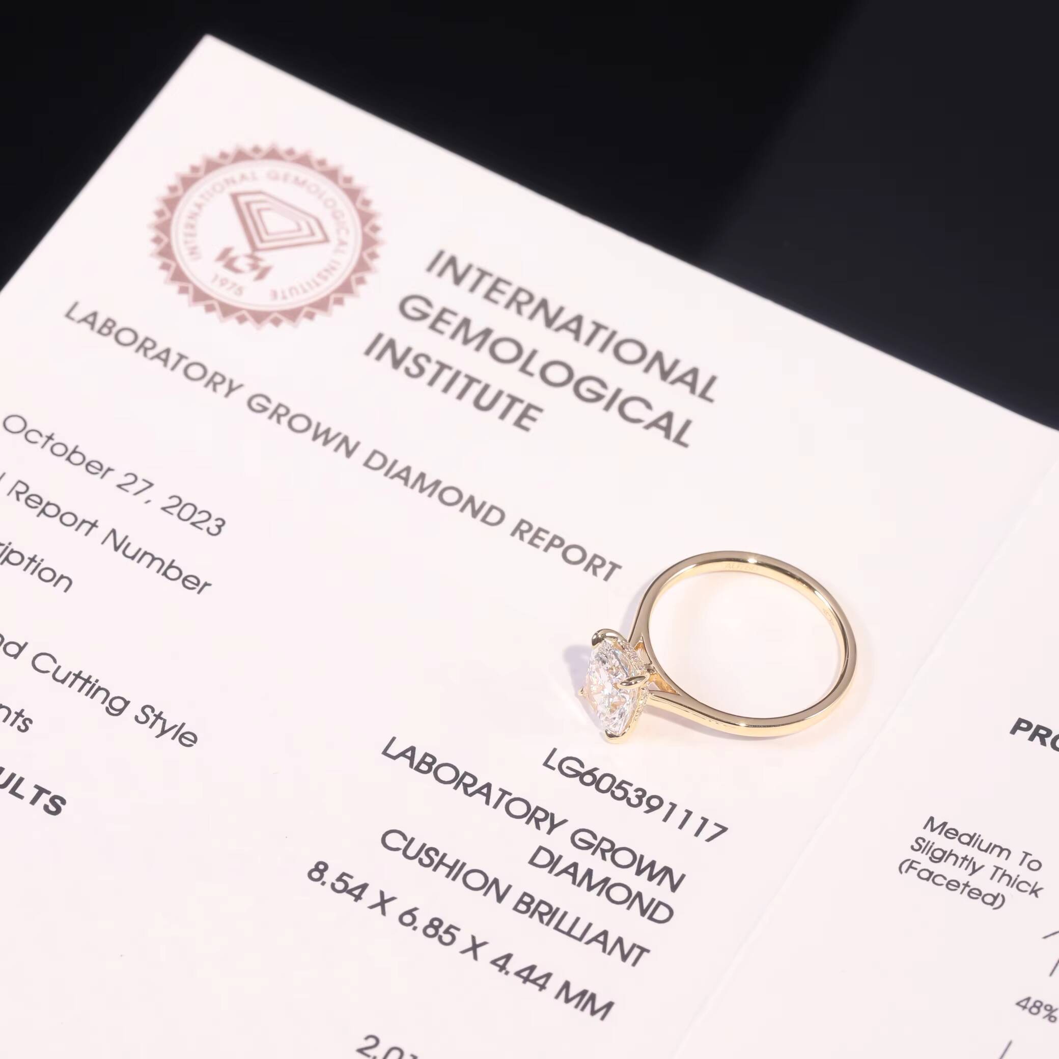 Abiding High End Jewelry Factory Engagement Real Au750 18K Yellow Gold IGI Certified Cushion 2ct CVD Lab Grown Diamond Ring