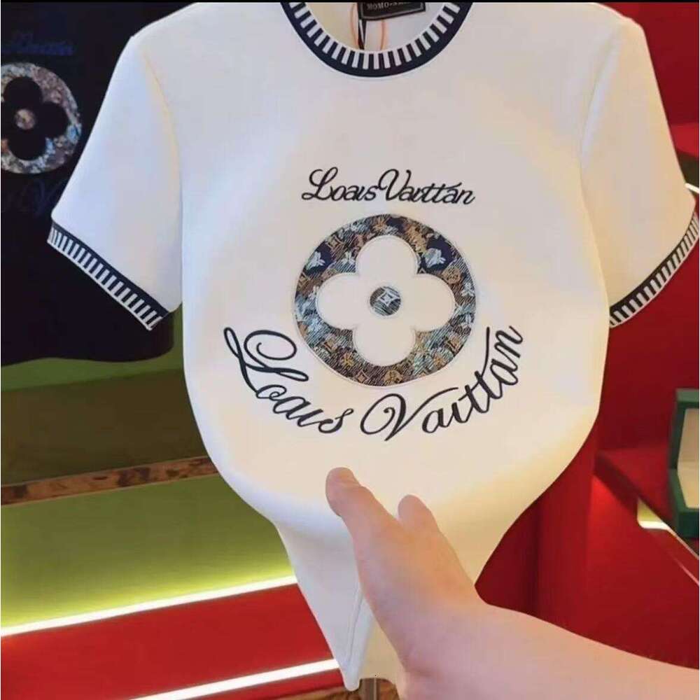 2025 Summer New Round Neck Men's Light Luxury Half Slim Designer Embroidered T-Shirt Fashion Short Sleeve