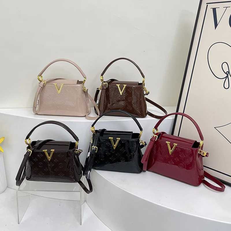 Winter Persali Patent Leather Portable Wens Bag New Simple Indentati Design Shoder Bag Popar Messenger Bag Y251208