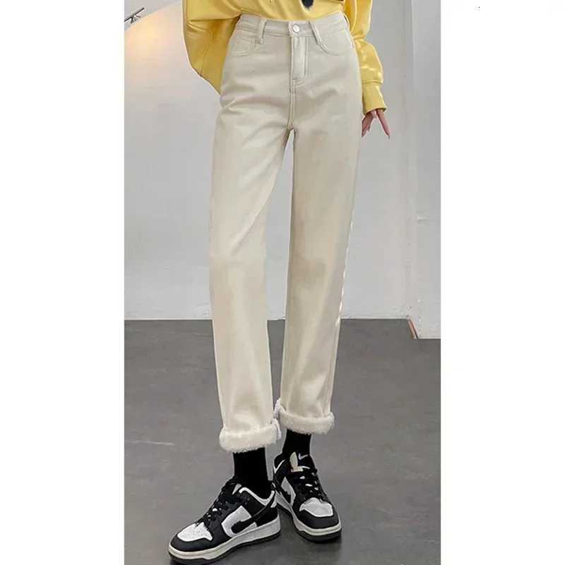 Woman High Waist Vintage Fleece Jeans Female Fashion Thermal Harem Pants Girls Light Blue Black Apricot Dark Blue Denim TrousersT251208