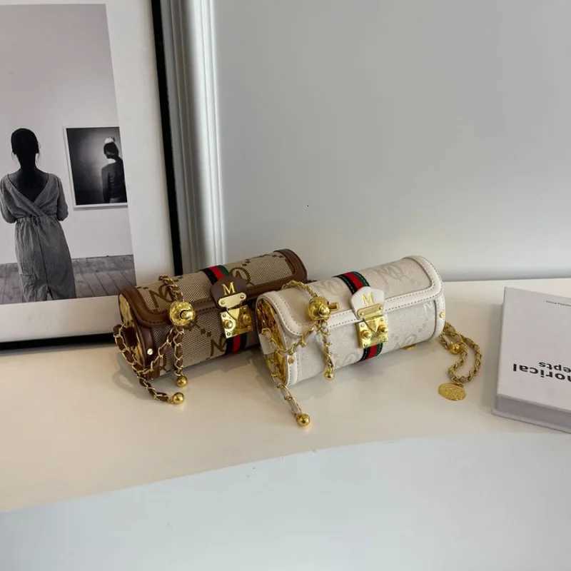 High-End Ladies Tote Bag Crafted Fr Fine Leather Featuring High-End Quality And Famous Cmuter Look Y251208