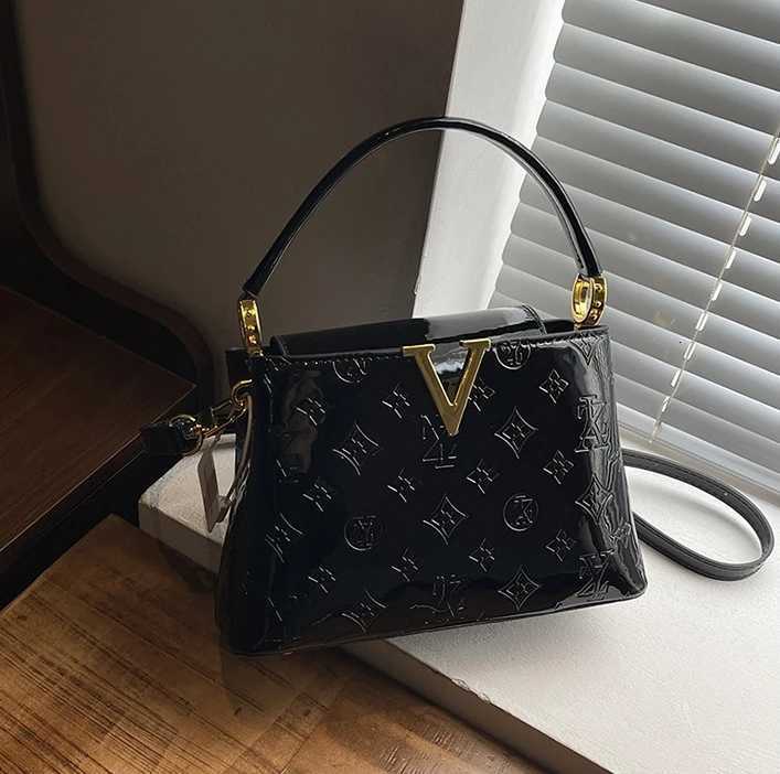 Winter Persali Patent Leather Portable Wens Bag New Simple Indentati Design Shoder Bag Popar Messenger Bag Y251208