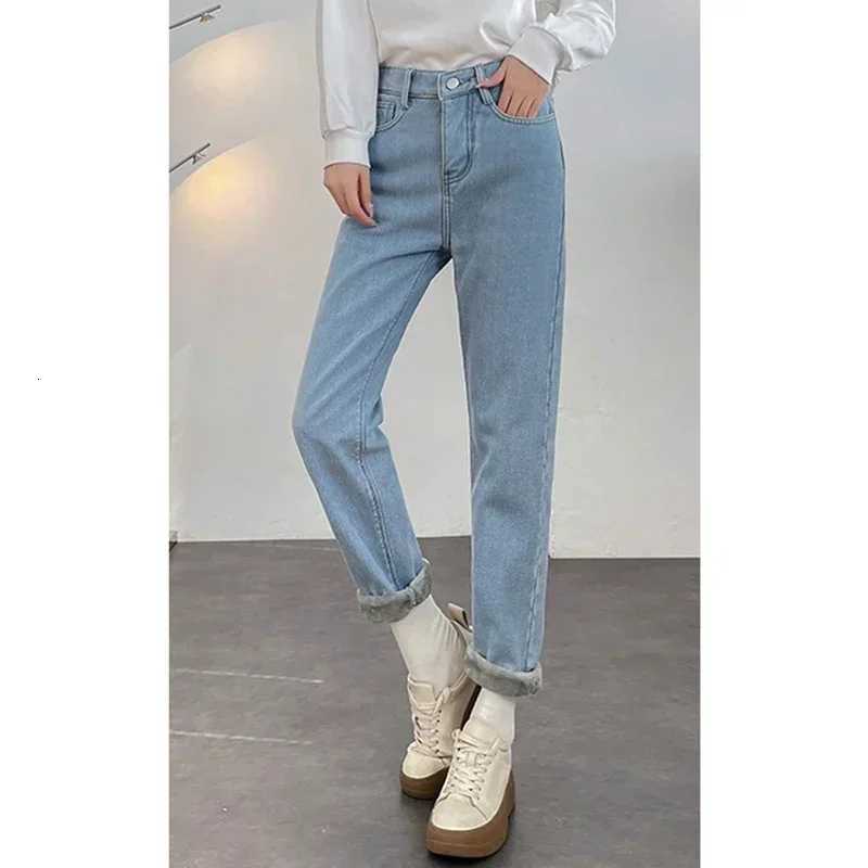 Woman High Waist Vintage Fleece Jeans Female Fashion Thermal Harem Pants Girls Light Blue Black Apricot Dark Blue Denim TrousersT251208