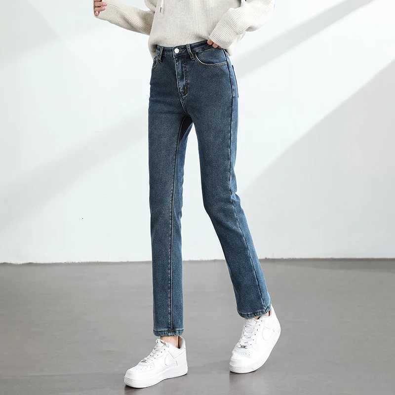 Womens Winter Fleece Warm Jeans Retro Elastic Thickened Comfortable Straight Fashion Korean Casual Female Velvet Denim PantsT251208