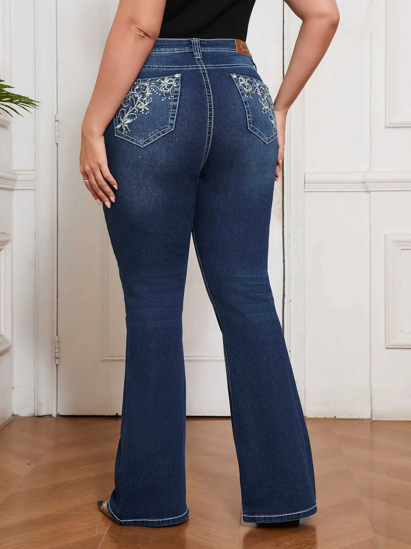 Women Plus Size High Waist Flare Jeans Vintage Stretch Denim Pants Slim Fit Casual Streetwear Retro Bootcut Long TrousersT251208