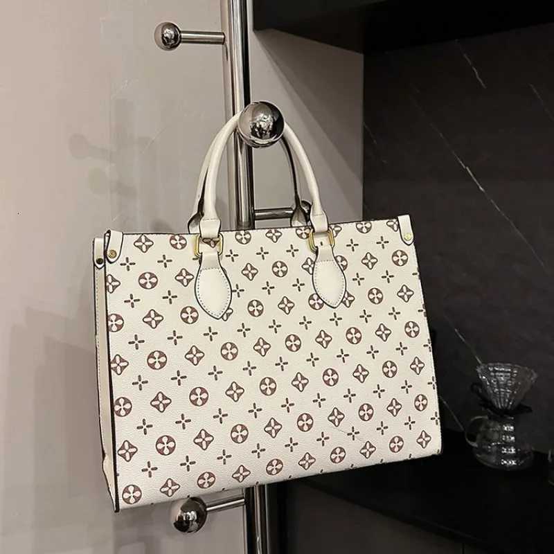 French Niche Handbag for Wen 2025 A Fiable and Tote Bag with Large Capacity and Versatile Cmuting Patterns Y251208