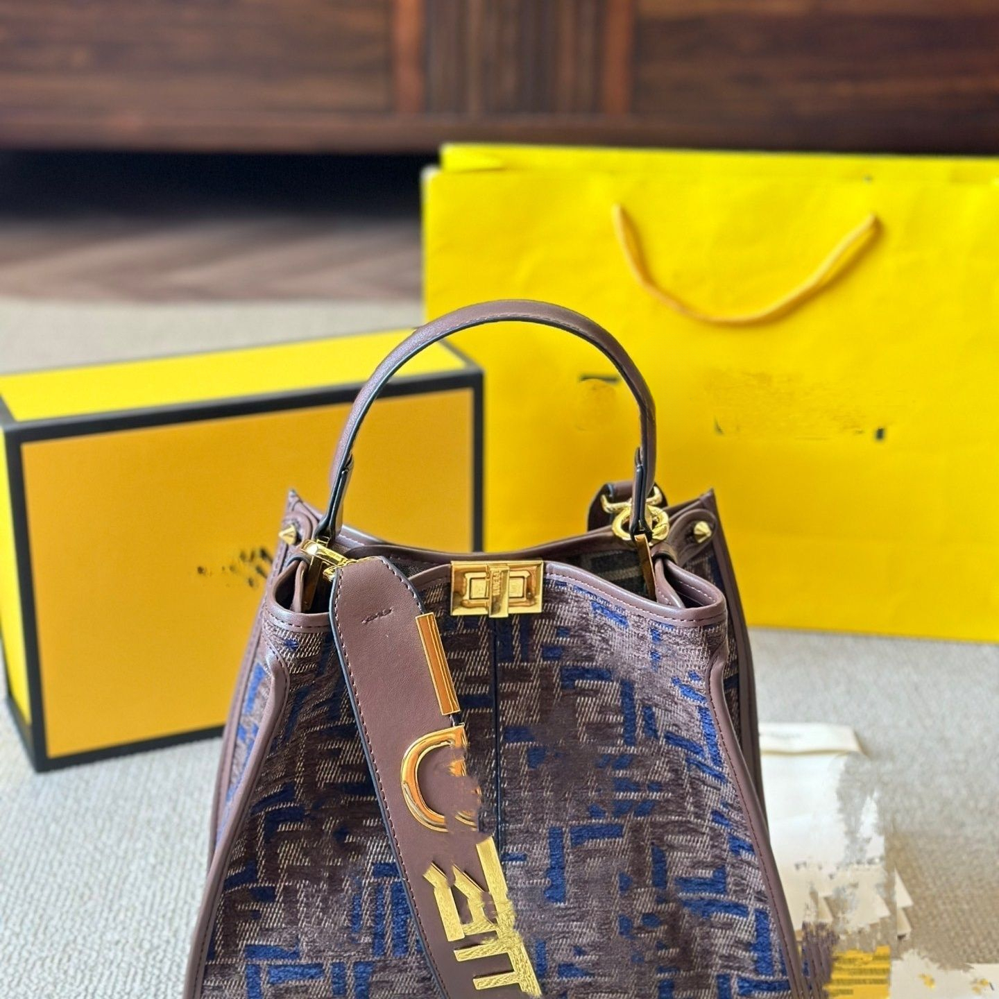 2026 New trend Fashion Designer Women s Large Capacity Handbag design Shoulder Bag