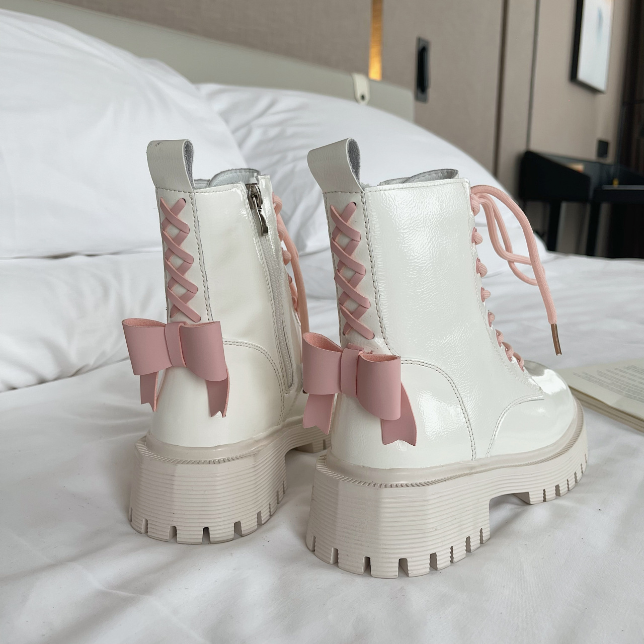 Designer shoes 2025 Autumn Bow Painted Leather Motorcycle Boots Thick Bottom Versatile Waterproof Martin Boots