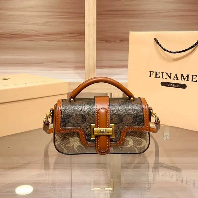 Ladies Handheld Small Bag 2025 New Light Luxury Niche Design Ctra Color High End Cmuter Shoder Cross Bag Y251208