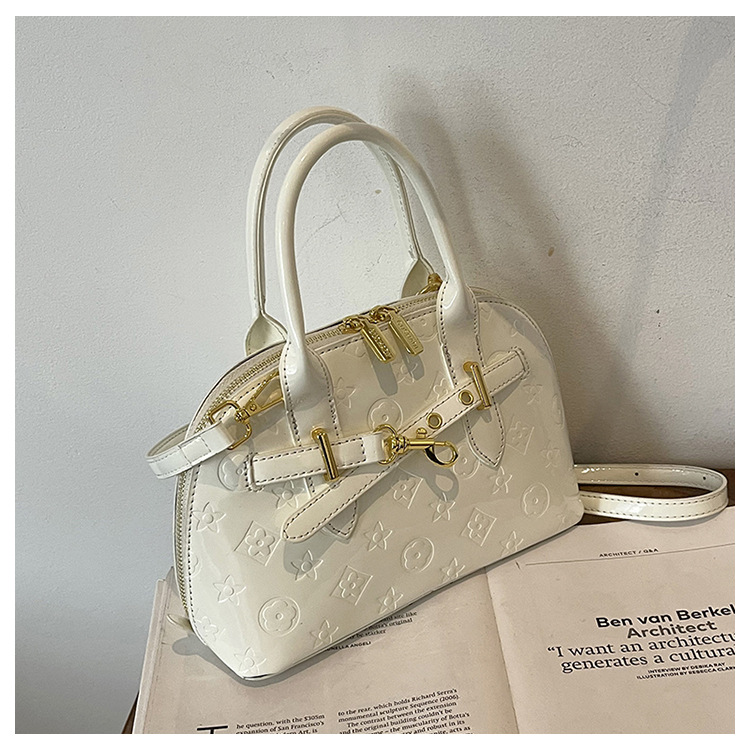 New Design Bags 2025 New Style Fashionable Retro hand-held commuter bag Casual Versatile Quality single-shoulder crossbody bag Shell Bag free shipping