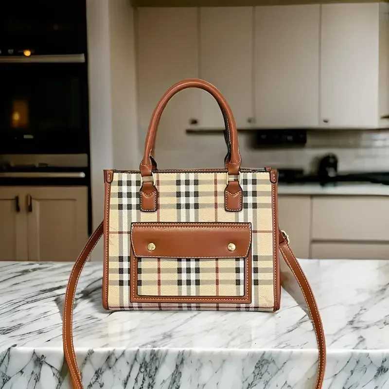 2025 Spacious Cvertible Tote Chic Top Handle Crossbody Purse for Wen Versatile Day To Night Carryall Hand Bags Y251208