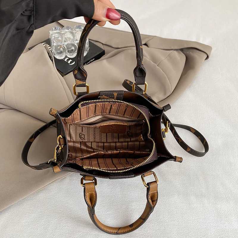 Vintage Mogram Tote Bag Spring 2025 Spacious Canvas Shoder Bag for Wen Printed Crossbody Top Handle Purse Y251208