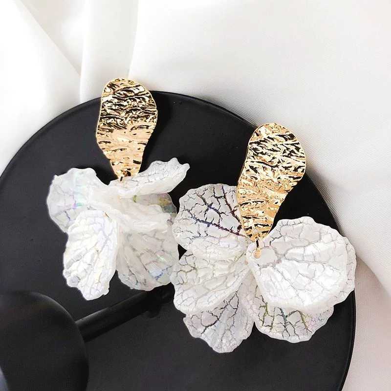 Korean White Shell Flower Petal Drop Earrings for Women 2023 New Statement Pendientes Trendy Zircon Crystal Earring Jewelry Gift J251208