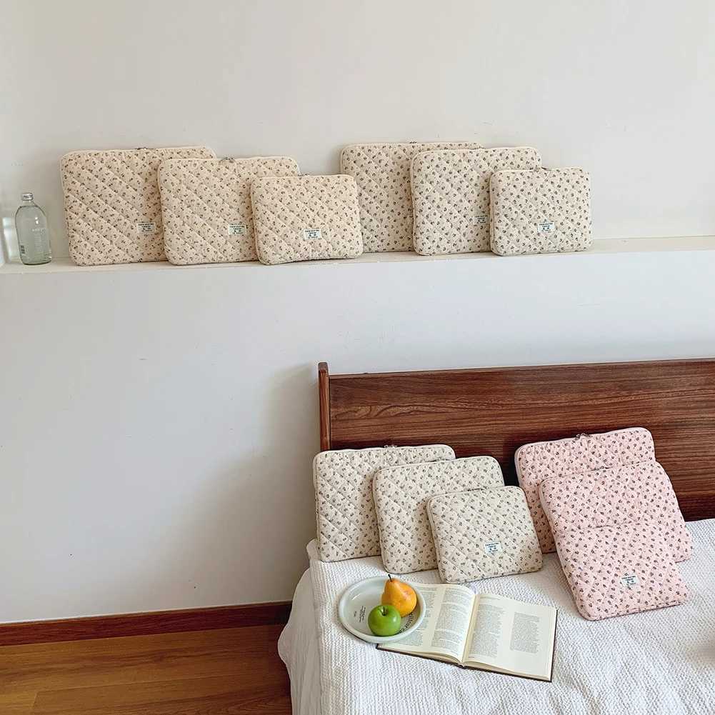 Floral Laptop Sleeve Quilted Laptop Carrying Case Protective Notebook Case for 11-15 Inch Laptop TabletT251208