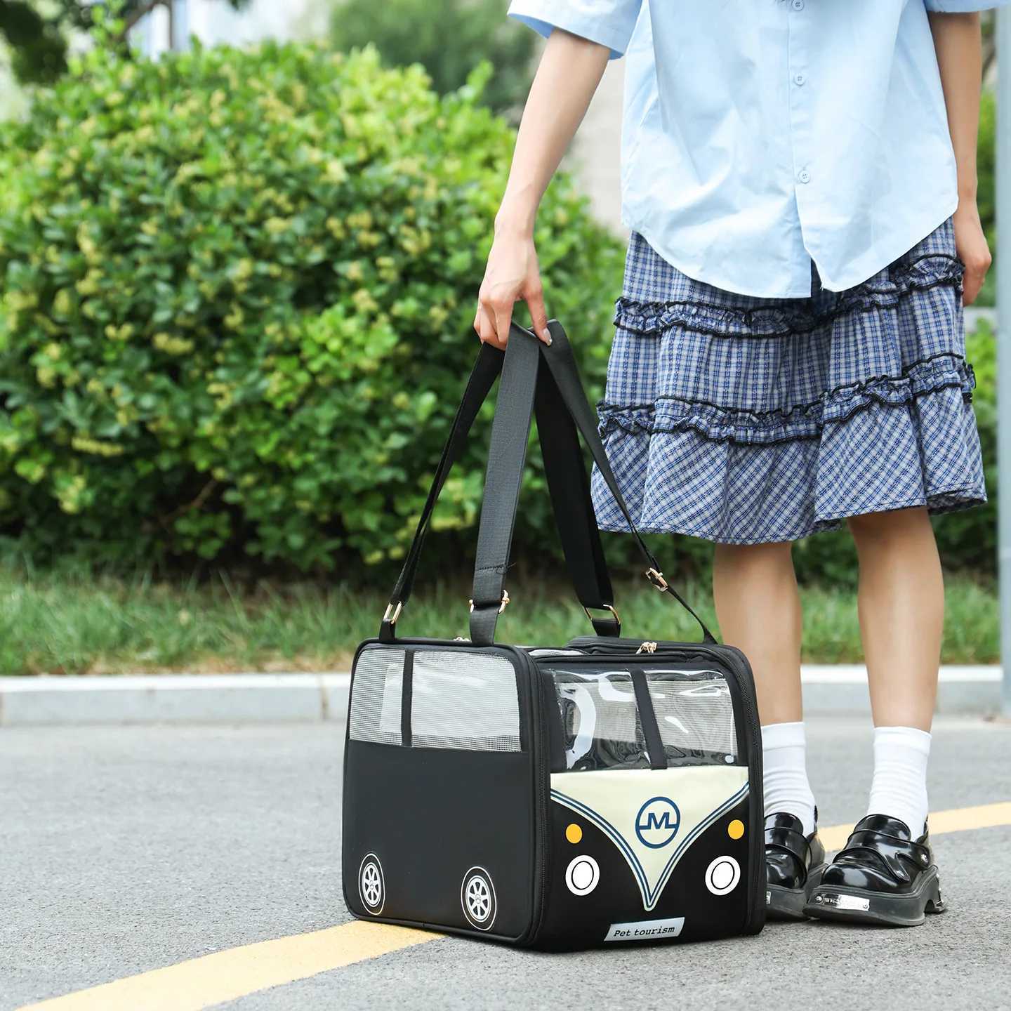 Fashionable breathable pet bag with large capacity multi-sided ventilation and single-shoulder carrying for travel Handheld bag Y251208