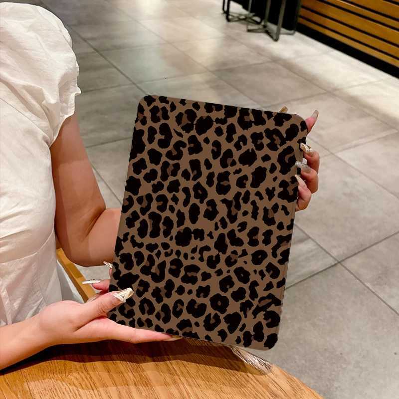 Classic brown/ leopard case for iPad pro 10/11-Inch 2020/6th/7th /8th /Air 3rd/Air 4th/9th gen/Air 5th Gen 2022/Air 11 C251208