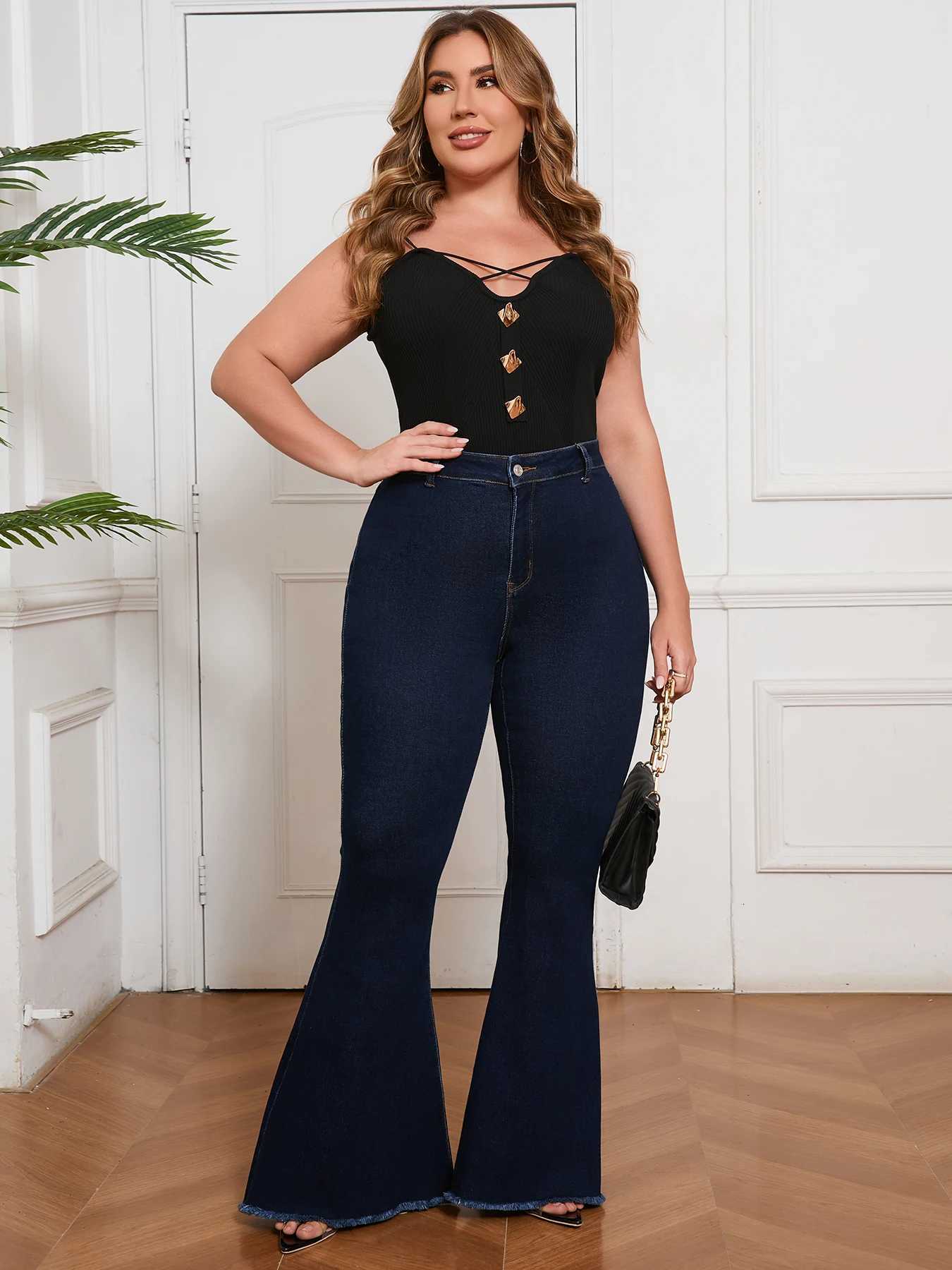 Curvy Fit High Waisted Flared Jeans for Women Plus Size Stretch Denim Pants Elegant Retro Wide Leg Casual StreetwearT251208