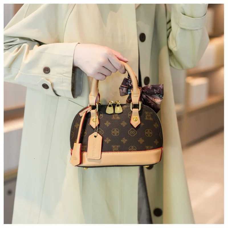 Wen PU Leather Sahel Bag with Lock Closure Classic Design Suitable for Work Off and Special Occasis Y251208a