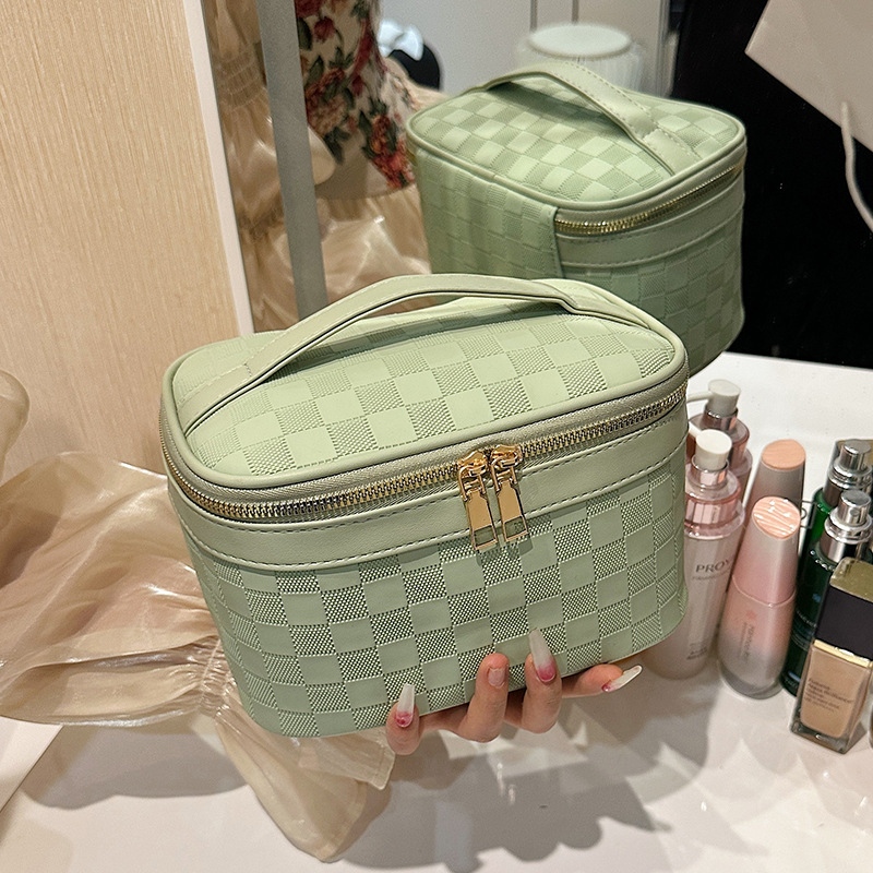 New Checkered Pattern Cosmetic Bag Large Capacity Travel Portable Toiletry Bag Minimalist PU Leather High-Fashion Handheld Storage Bag