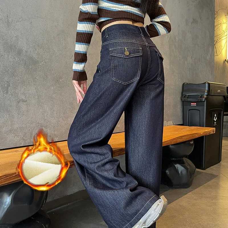 Wide Legs Fleece Jeans Women Winter Loose Velvet Casual Pants Comfortable Warm Straight Fashion Pocket Plush Denim TrousersT251208
