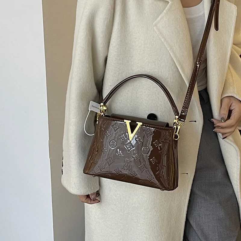 Winter Persali Patent Leather Portable Wens Bag New Simple Indentati Design Shoder Bag Popar Messenger Bag Y251208